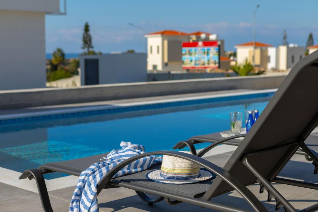 Villa Marlene, Walking Distance To Coral Beach! Pegeia Exterior foto
