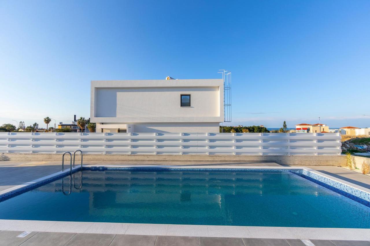 Villa Marlene, Walking Distance To Coral Beach! Pegeia Exterior foto